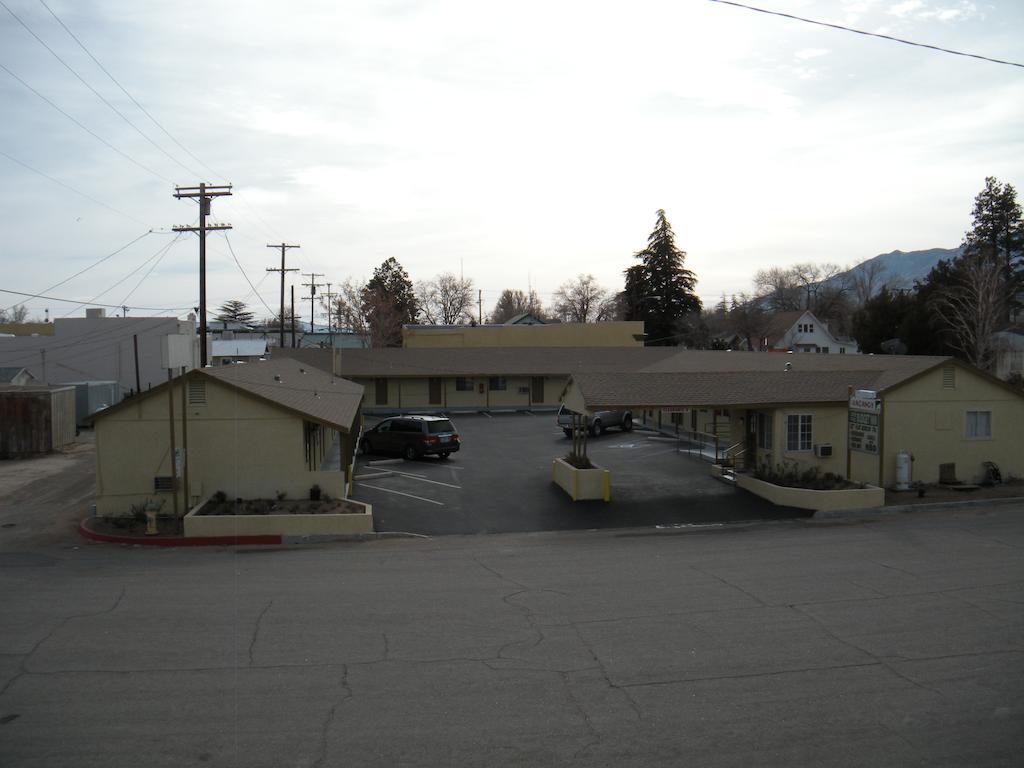 Lone Pine Budget Inn Экстерьер фото